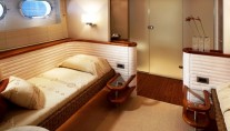NORTHLANDER -  Twn Cabin